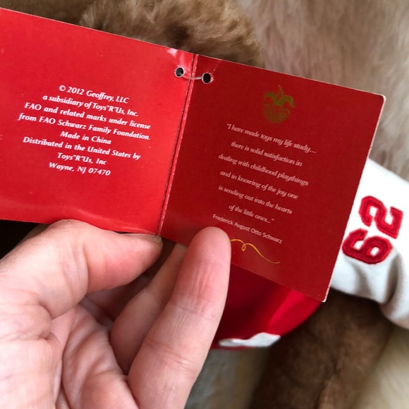 FAO Schwarz 150th Anniversary brown bear - Picture 6 of 7